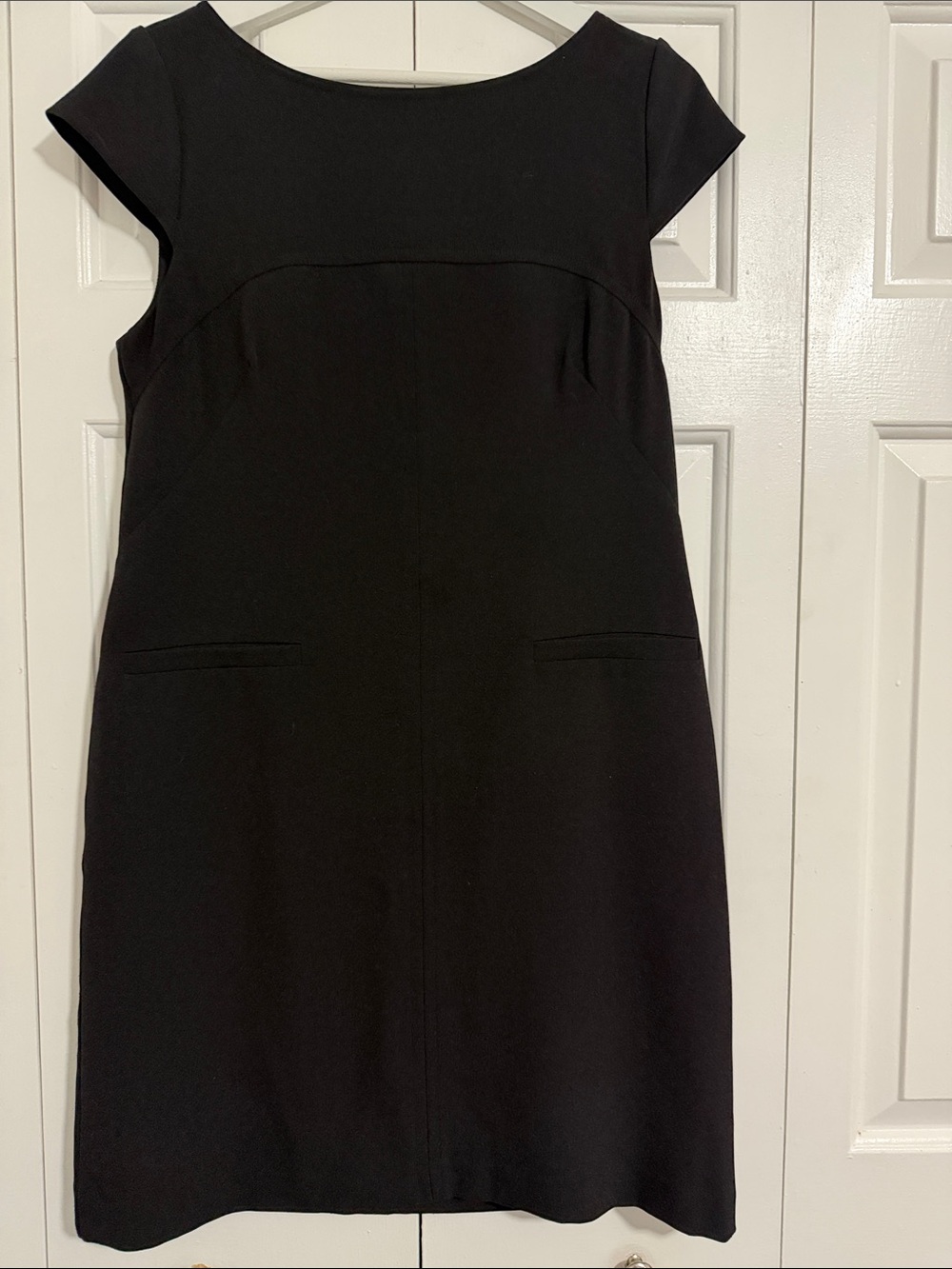 Vince Camuto Black Cap-Sleeve Sheath Dress
